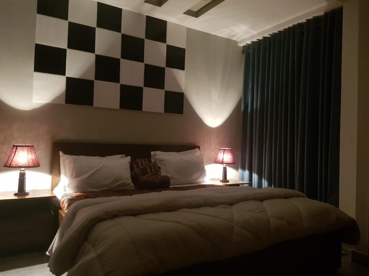 Hotel Holiday Lahore Eksteriør billede
