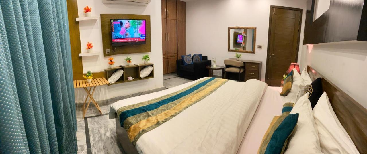 Hotel Holiday Lahore Eksteriør billede