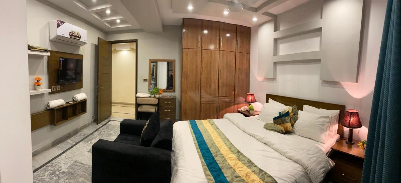 Hotel Holiday Lahore Eksteriør billede